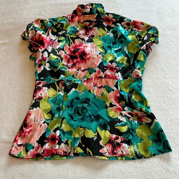 1203 A. Byer Green and Blue Ruffled Cap Sleeve Blouse - Picture 8 of 10